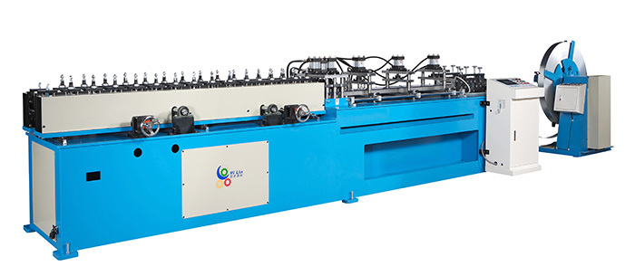 Width adjustable header frame